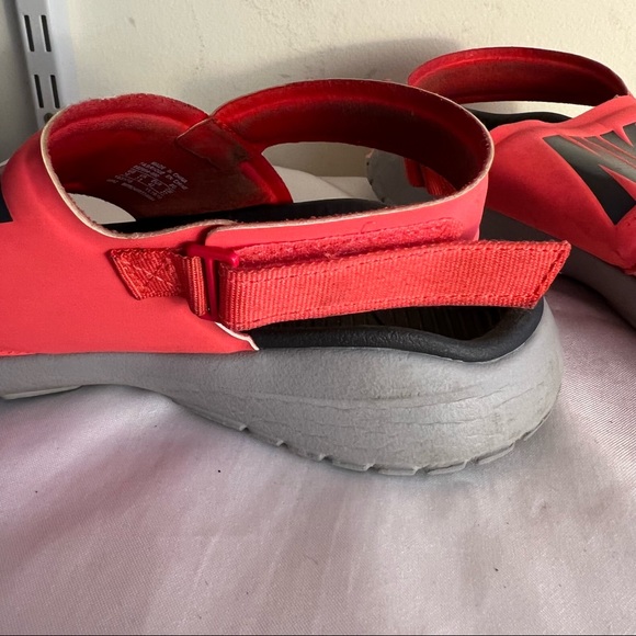 Nike Sandals Mens 10 Red Gray Black Open Toe Flip Flops Beach Summer Shoes - Picture 6 of 6